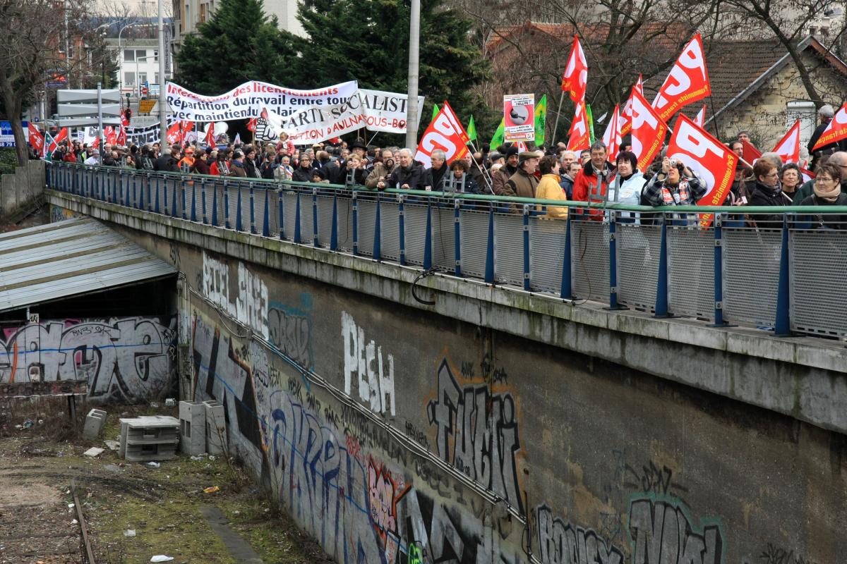 Le cortège dans la ville d'Aulnay