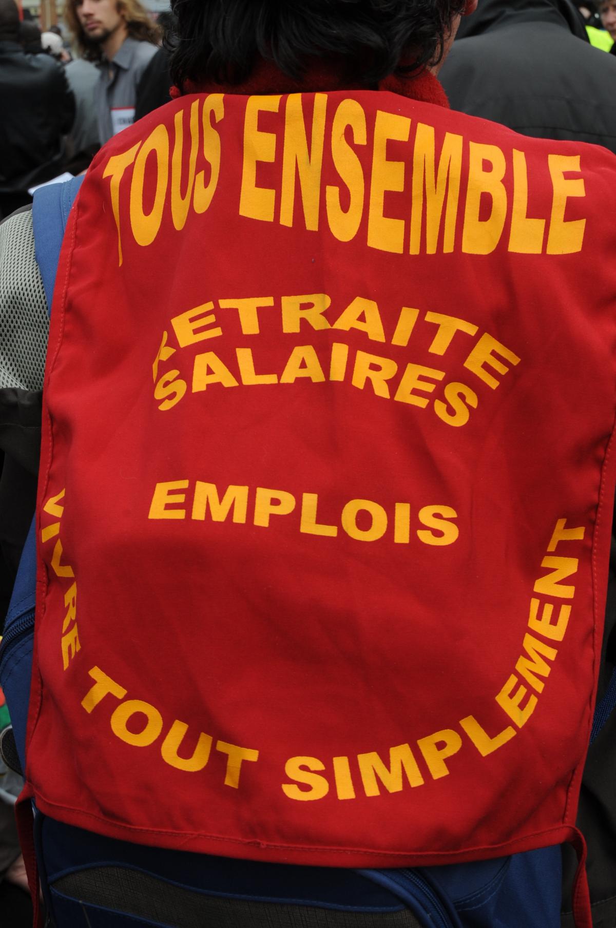 Dossard Tous ensemble retraite salaires emplois vivre tout simplement