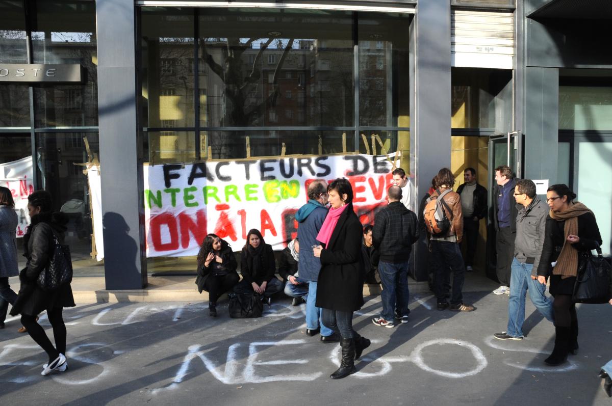 Occupation de la direction nationale de courrier de la Poste