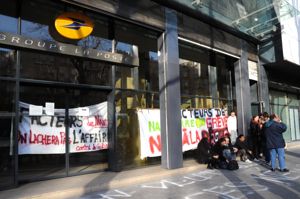 Occupation de la direction nationale de courrier de la Poste