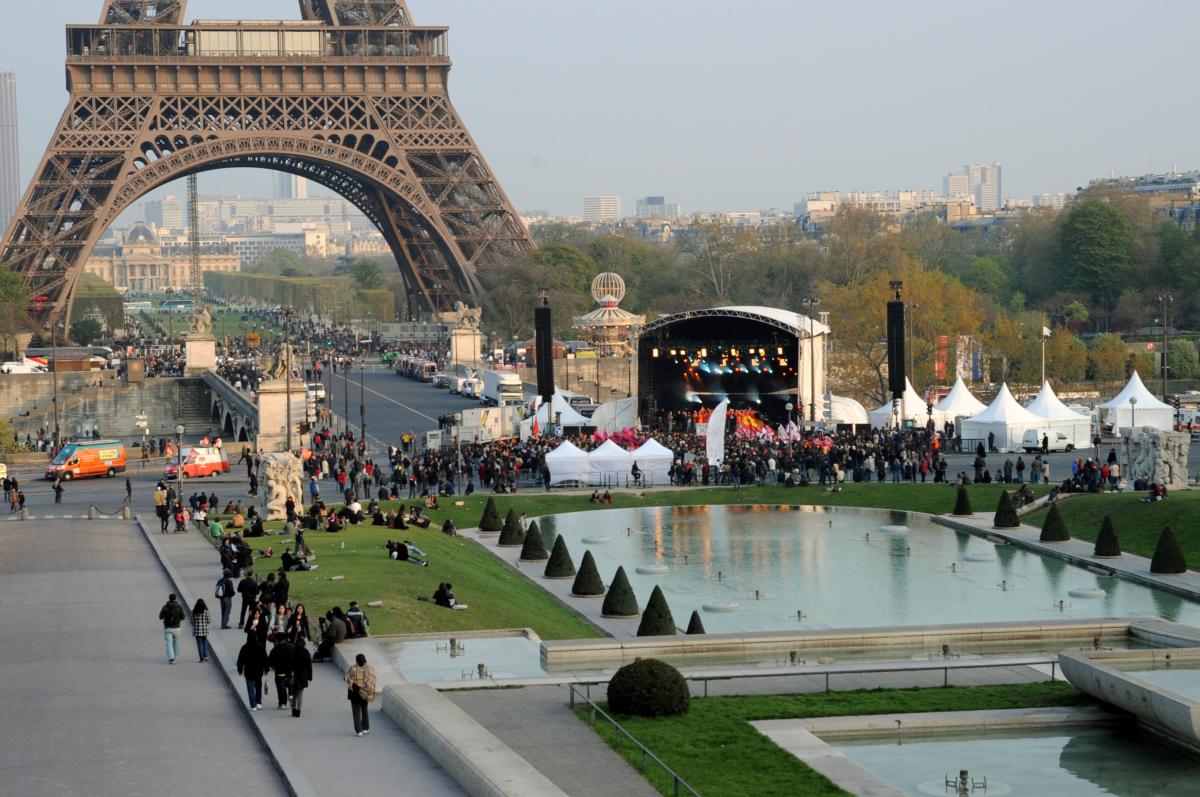 concert de soutien aux sidérurgistes avec Bernard Lavilliers et Zebda