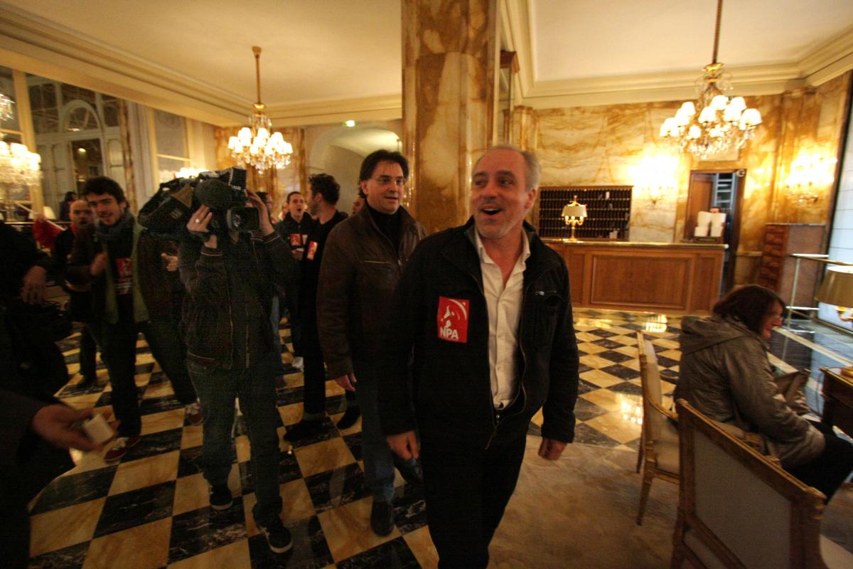 Entrée dans Le Crillon