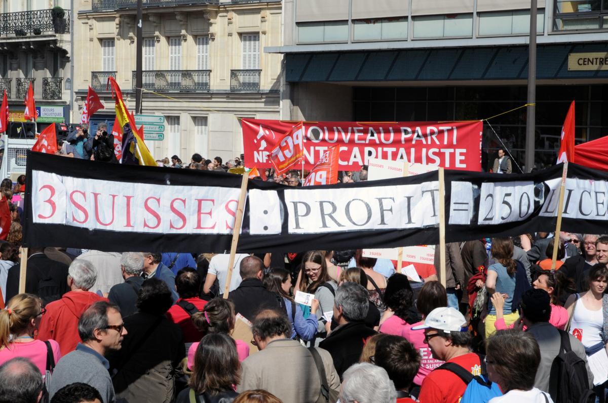 Banderole Trois Suisses profit égal 250 licenciements