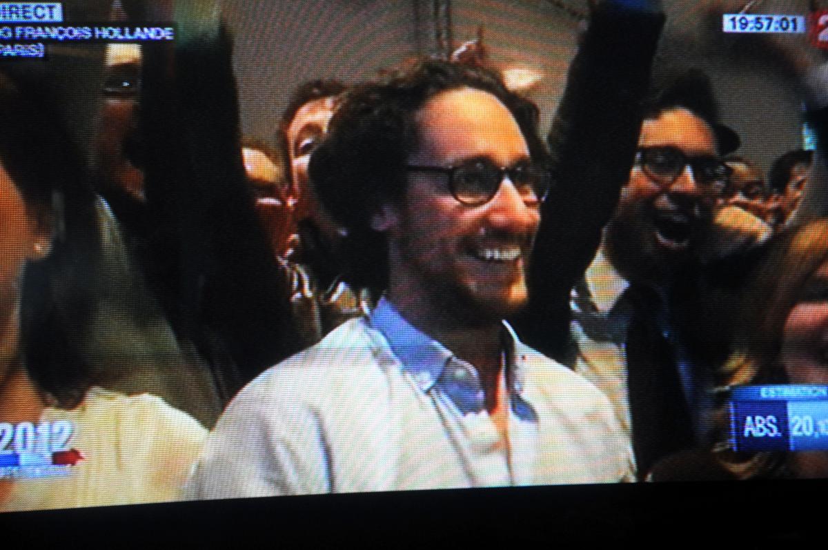 Le fils de François Hollande apprend la victoire électorale