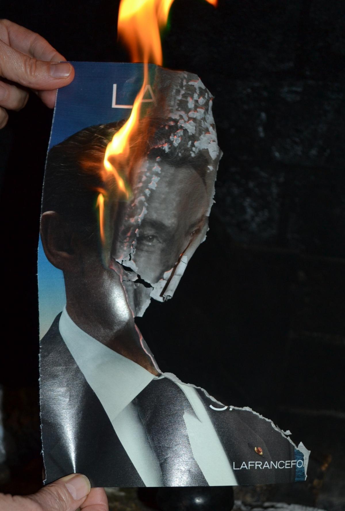 Sarkozy prend feu