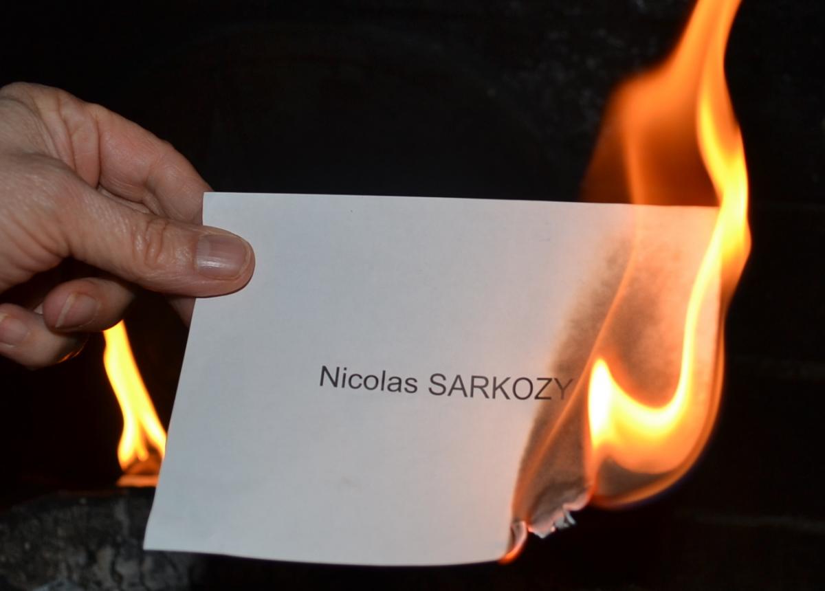 Sarkozy prend feu