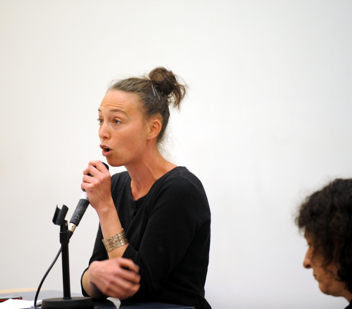 Intervenante du Cpn Conférence Nationale du Npa