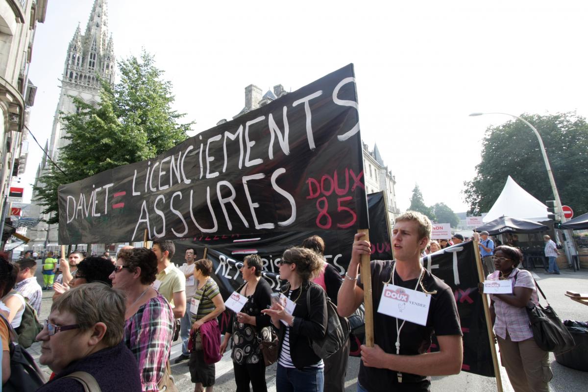 Banderole Daviet licenciements assurés
