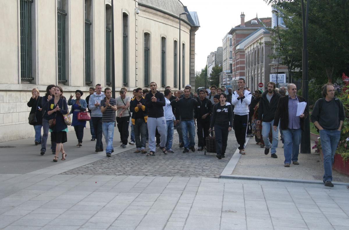 Manifestation dans la ville de Saint-Denis