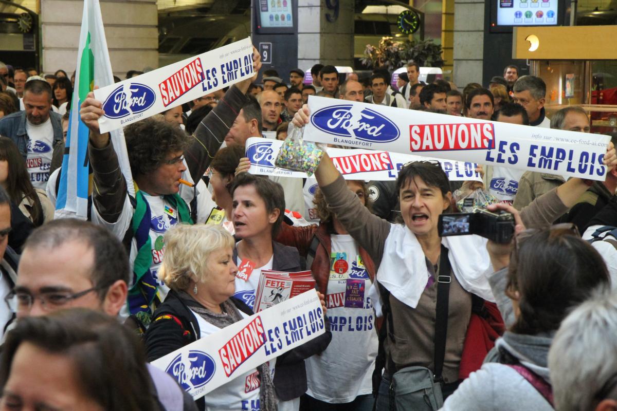 Arrivée à la gare Montparnasse et accueil par les cheminots