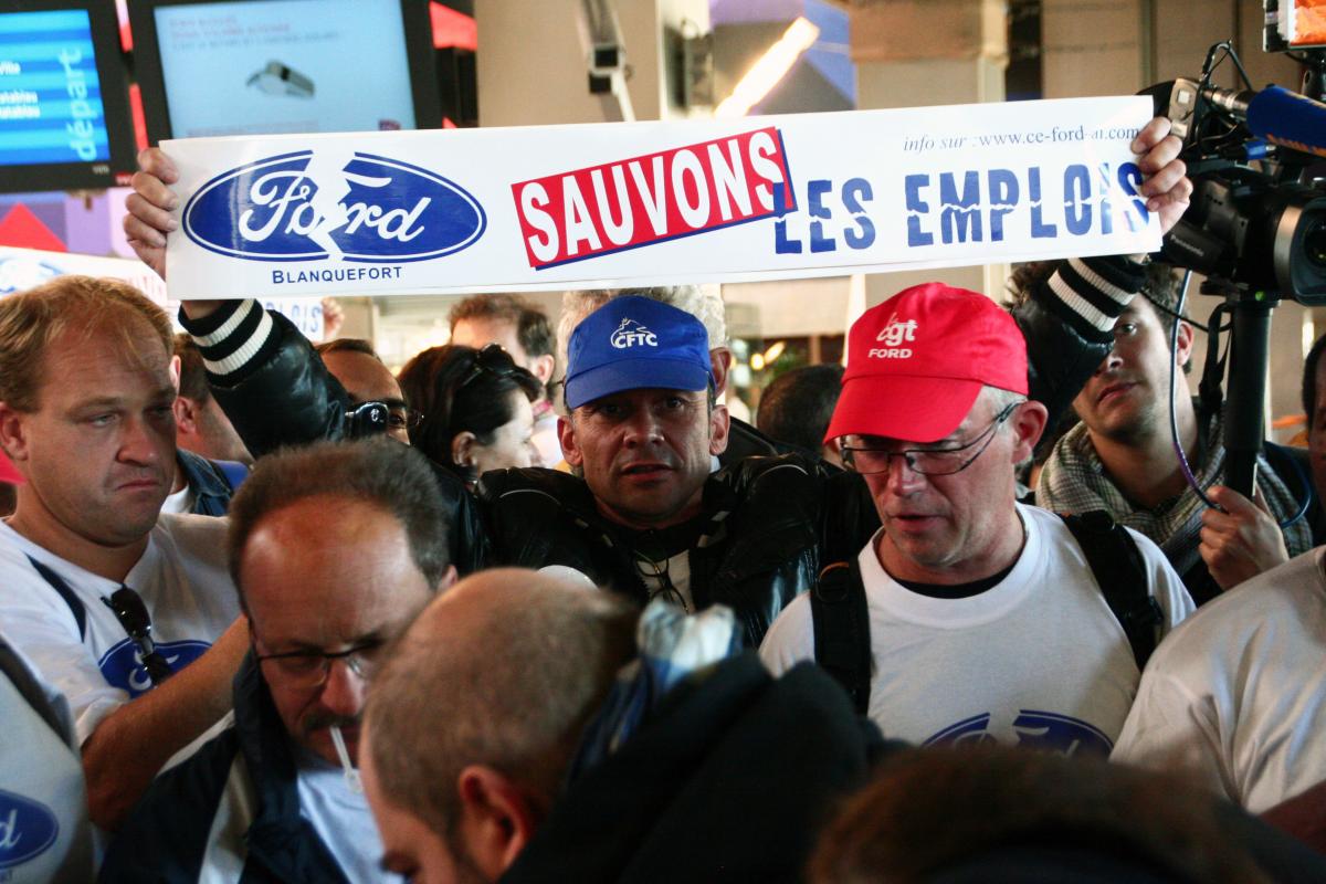 Arrivée des Fords gare Montparnasse