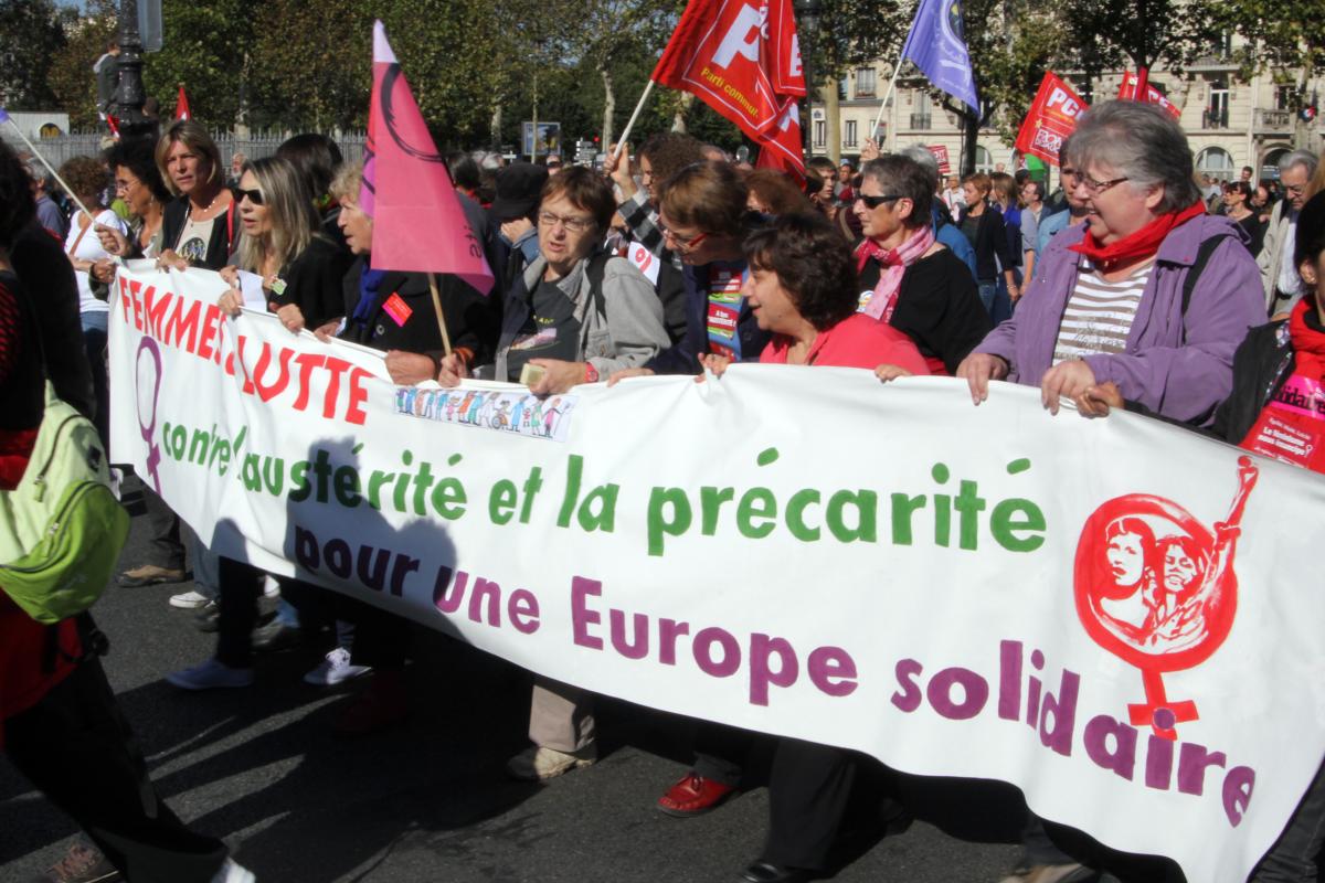 Banderole de tête des féministes