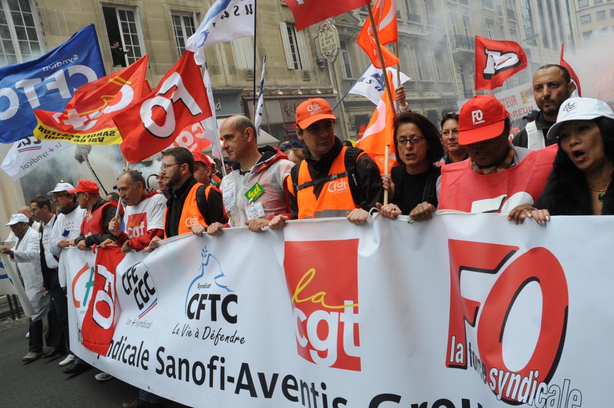 Tête de manifestation intersyndicale du groupe Sanofi de l'industrie pharmaceutique