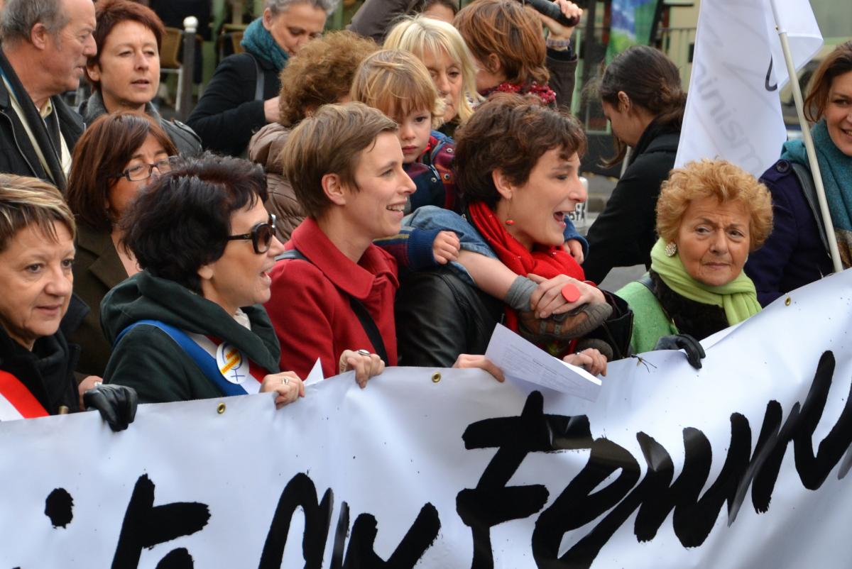 Clémentine Autin. Banderole de tête. Manifestation contre les violences faites aux femmes, dimanche 25 novembre, Paris