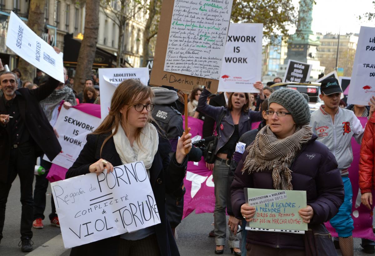 Manifestation contre les violences faites aux femmes, dimanche 25 novembre, Paris