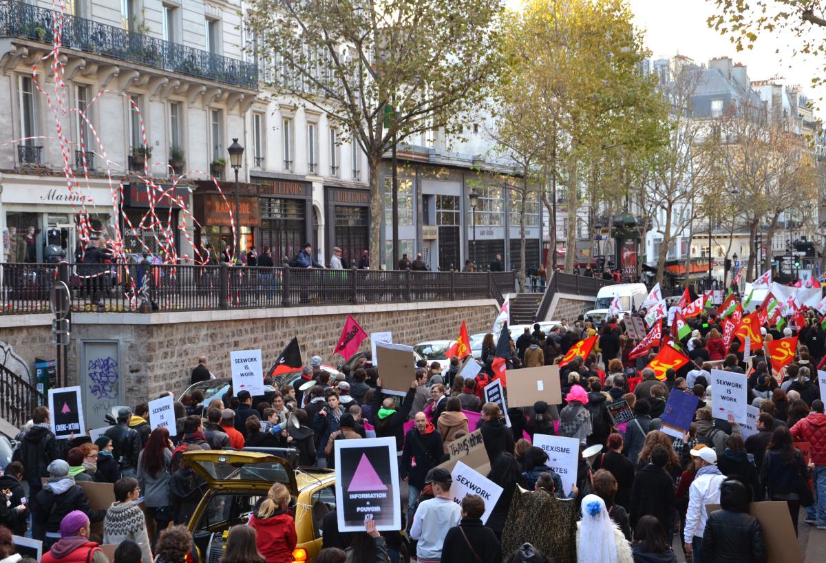 Cortège. Manifestation contre les violences faites aux femmes, dimanche 25 novembre, Paris
