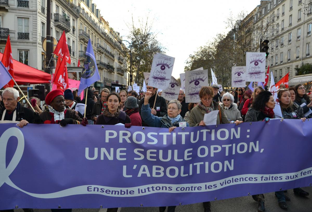 Abolitionnistes. Manifestation contre les violences faites aux femmes, dimanche 25 novembre, Paris