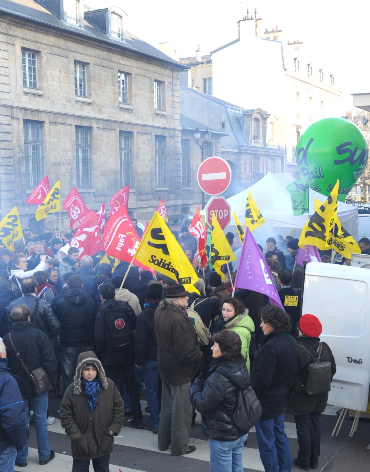 Solidarité contre la Répression des 15 Postiers du 92