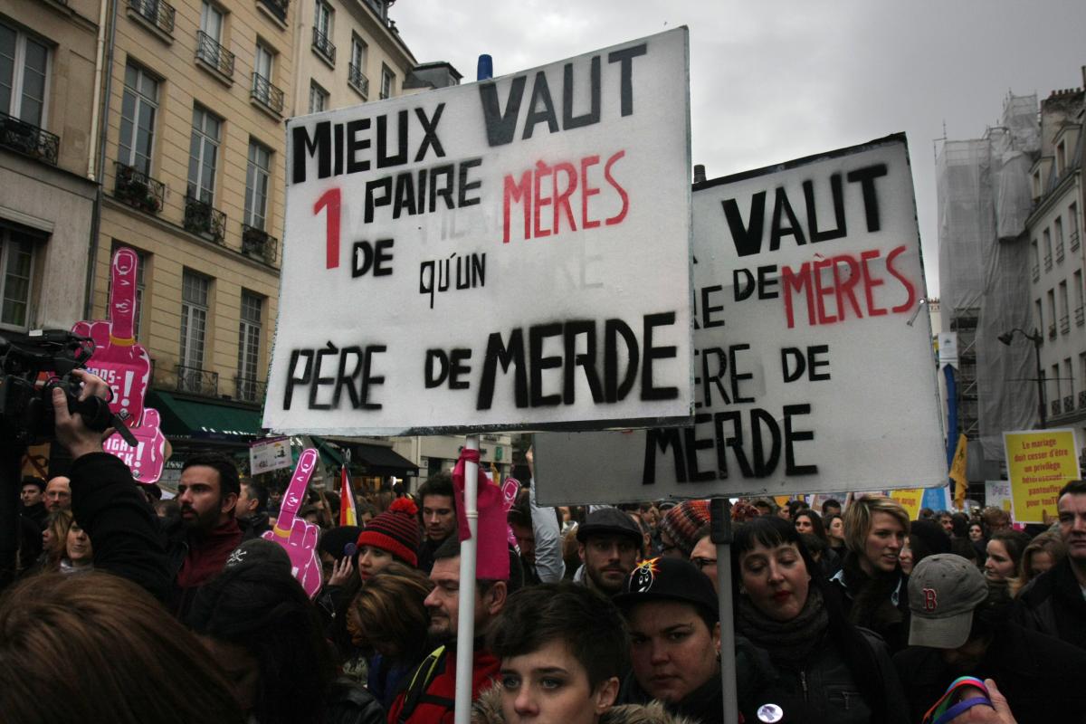 Pancartes Mieux vaut 1 paire de mères qu'un père de merde