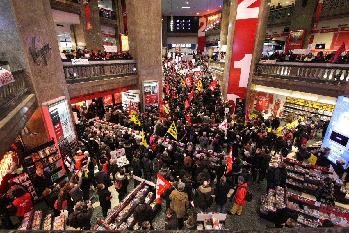 Manifestation des salariés dans le magasin