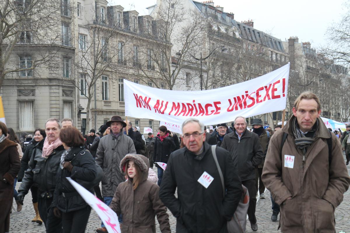 Banderole Non aux mariage unisexe