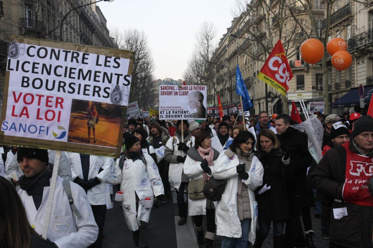 Banderole Contre les licenciements boursiers votez la loi