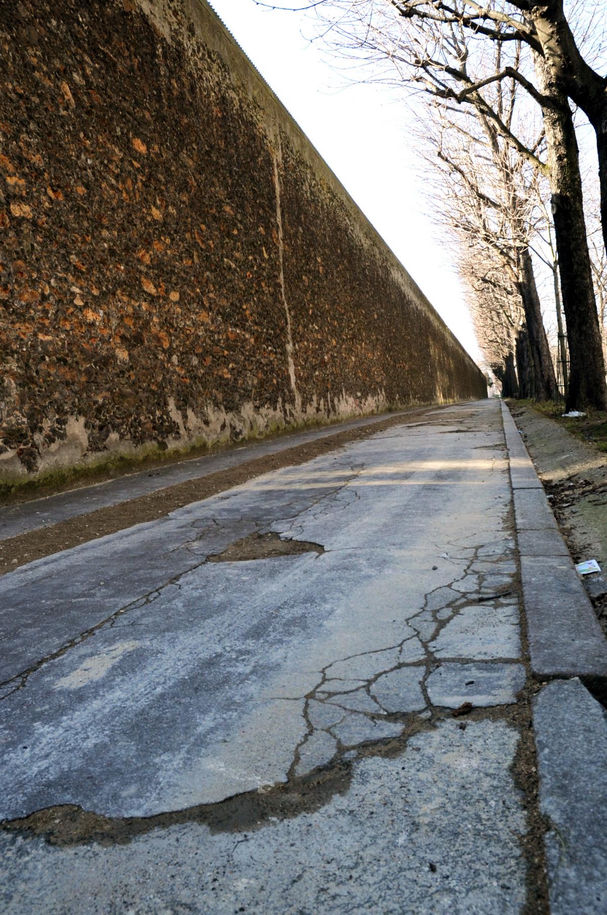 Façade nord de la prison de la Santé