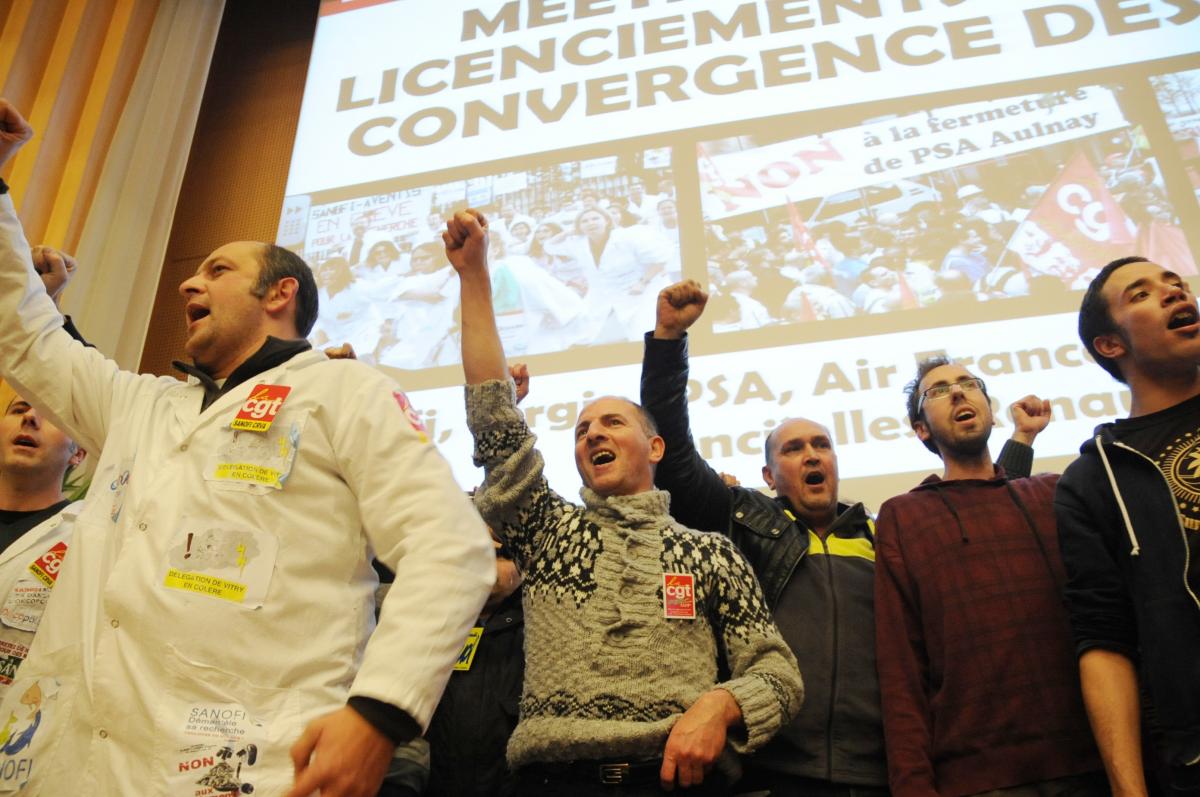 L'internationale dans le grand amphi de Sciences-Po