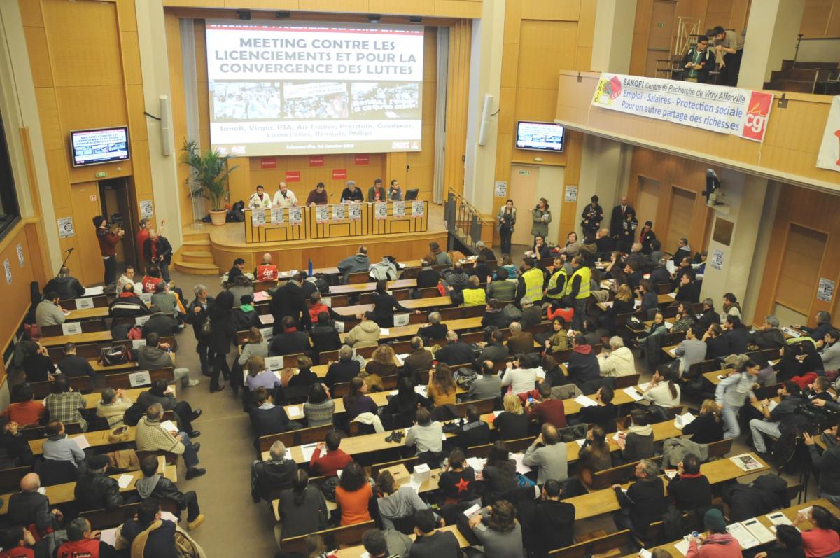 Salle du Meeting pour la convergence des luttes