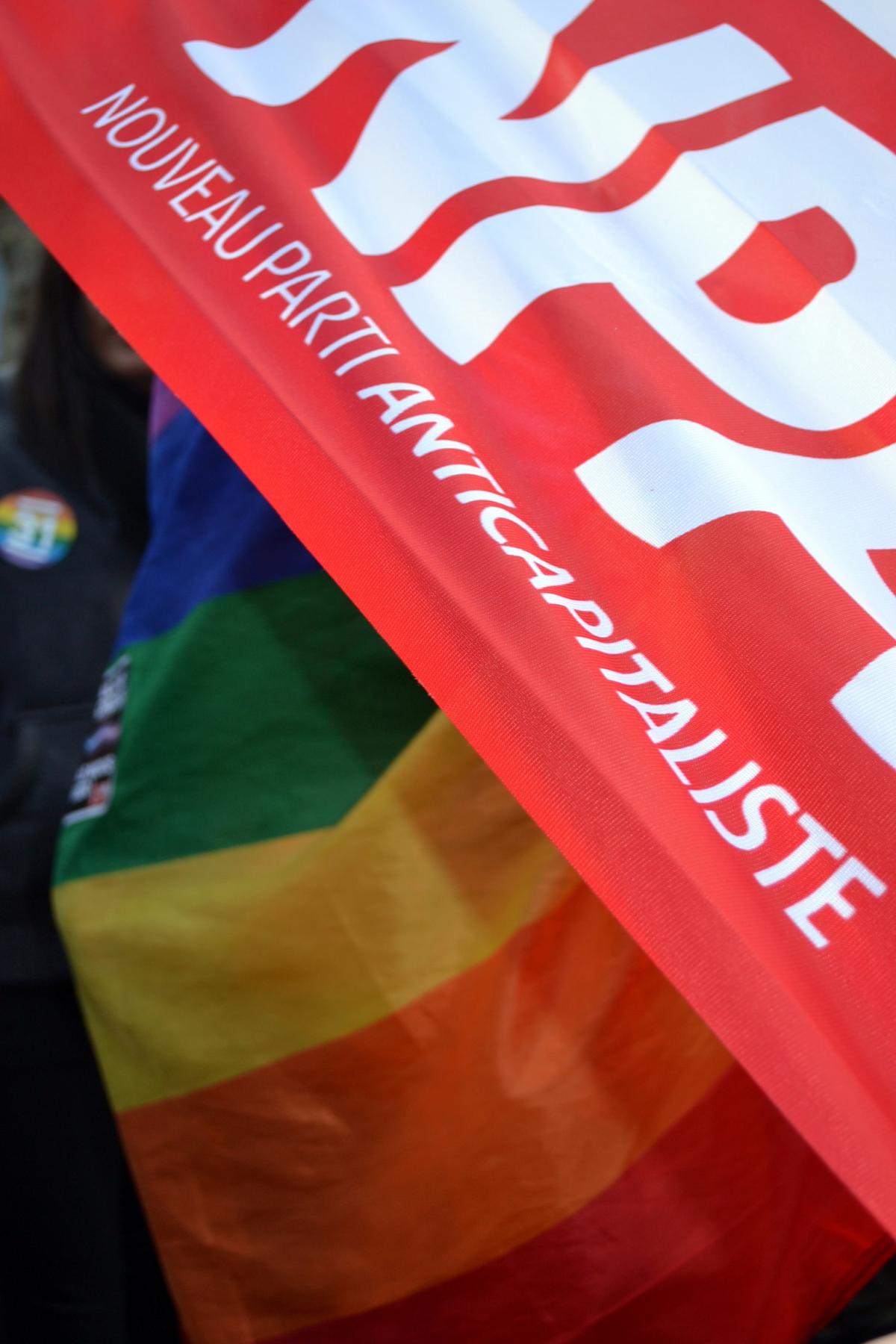 Drapeaux NPA et Arc-en-ciel