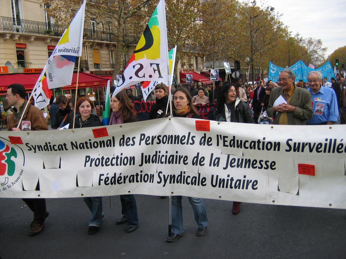 Manifestation pour le retrait du projet de loi de prévention de la délinquance.