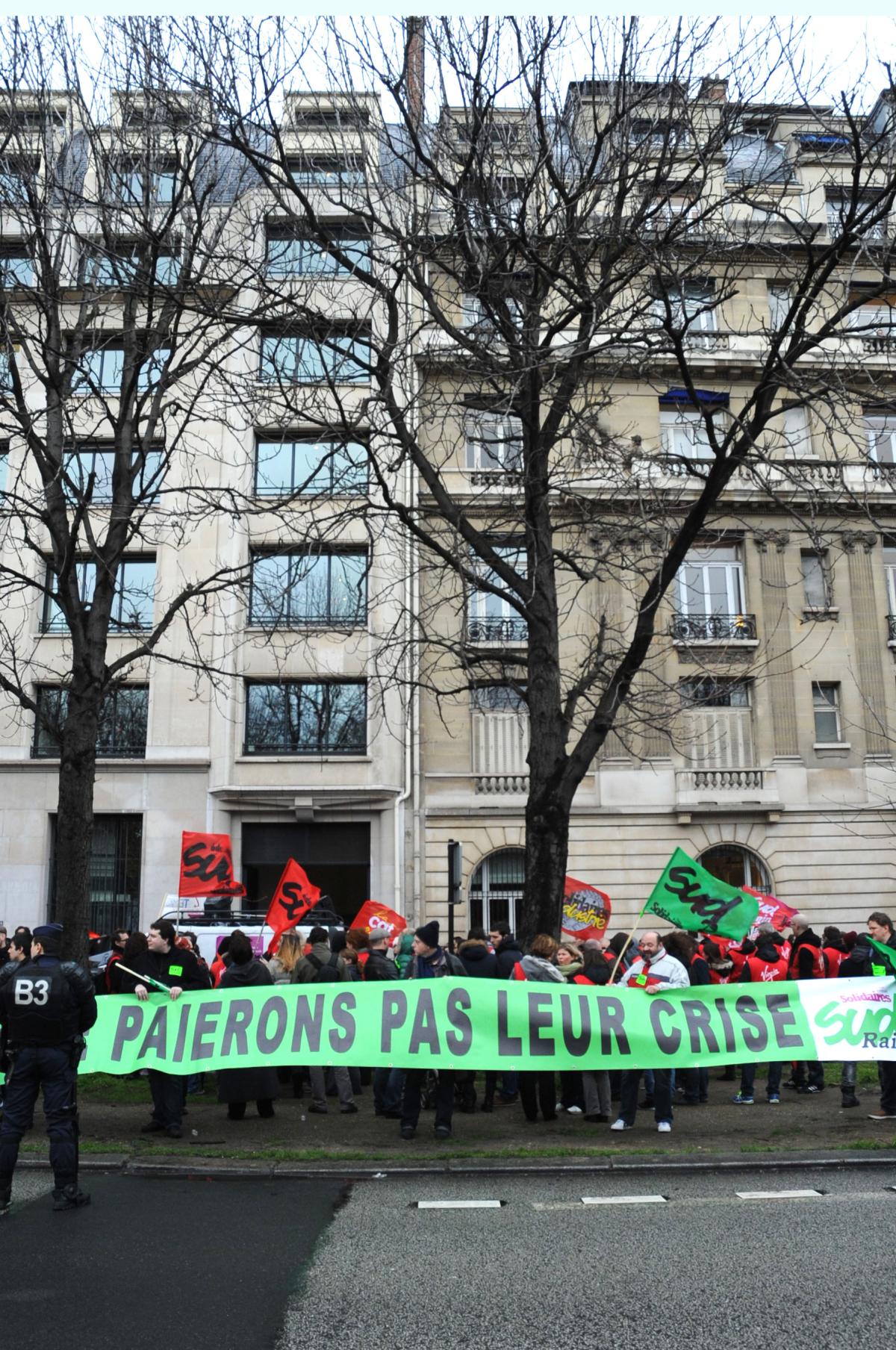 Les Virgin devant le siège Butler Capital Partners