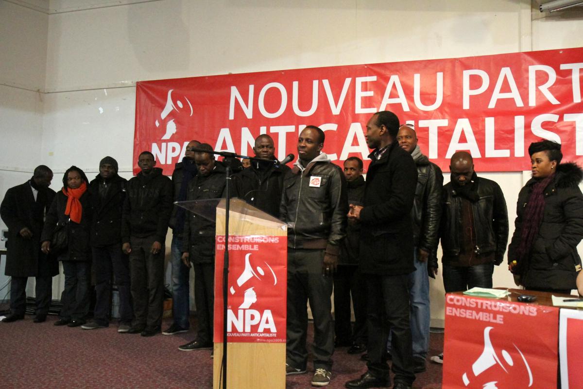 Délégation de sans-papiers lors du meeting du congrès