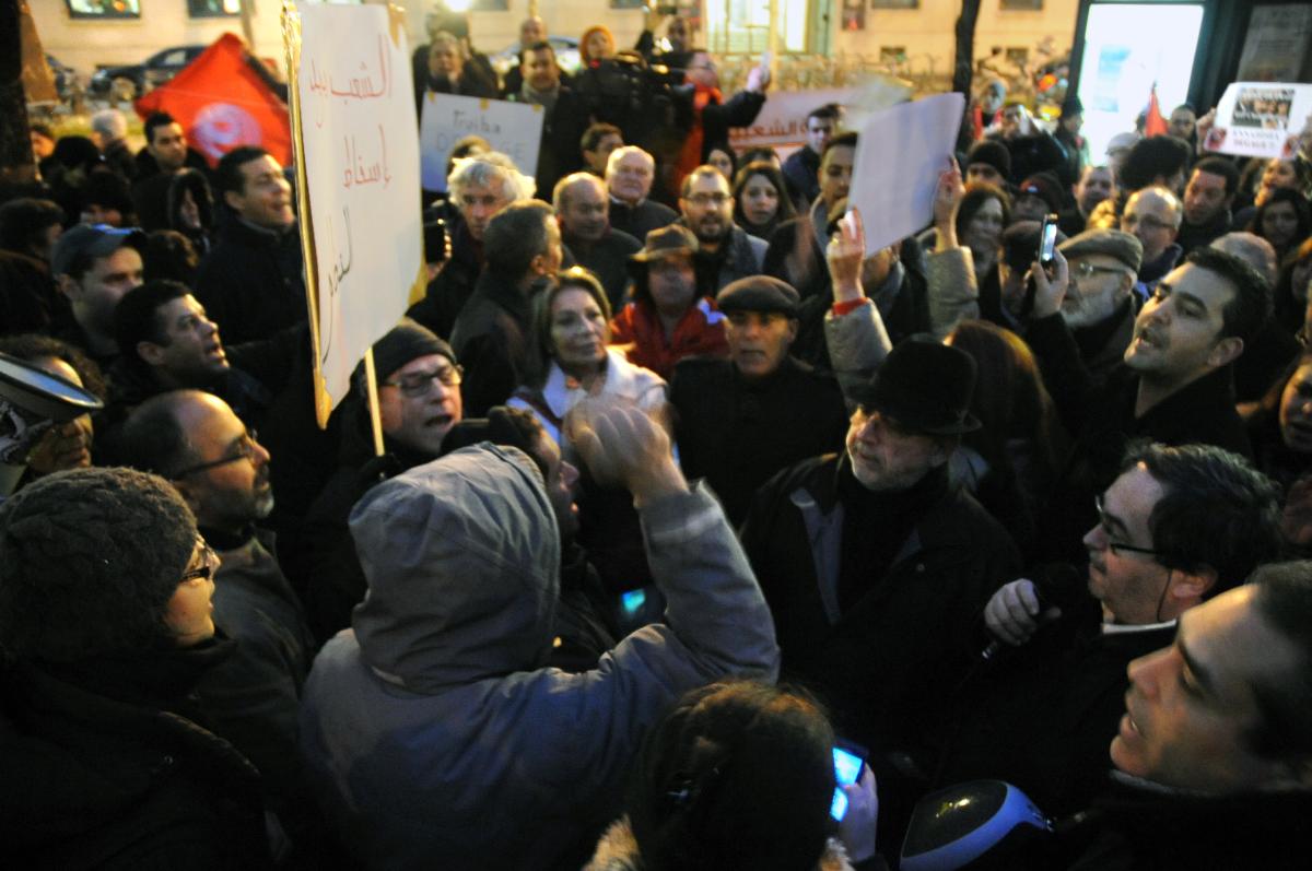 Mobilisation de nuit autour de l'Ambassade de Tunisie