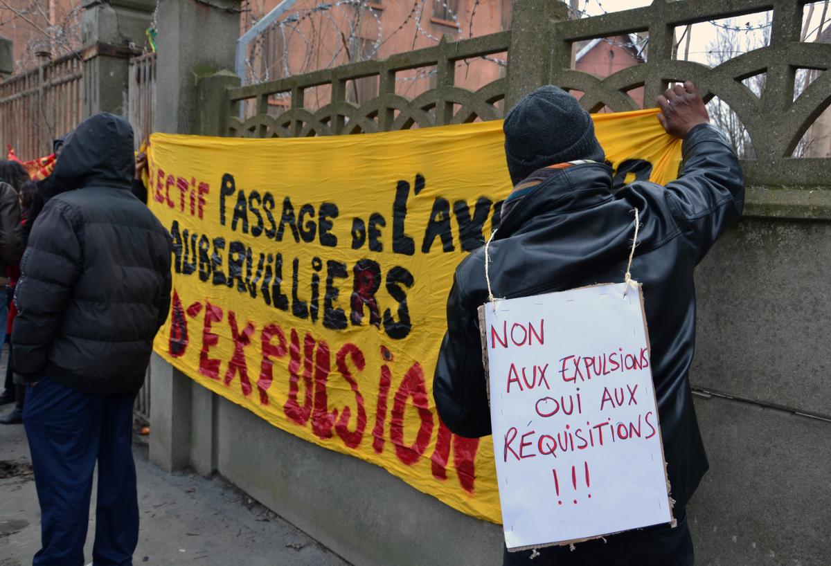 manif contre les expulsions (campements Rroms entre autre), pancarte