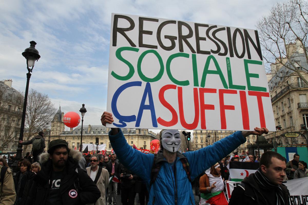 Pancarte régression sociale ça suffit