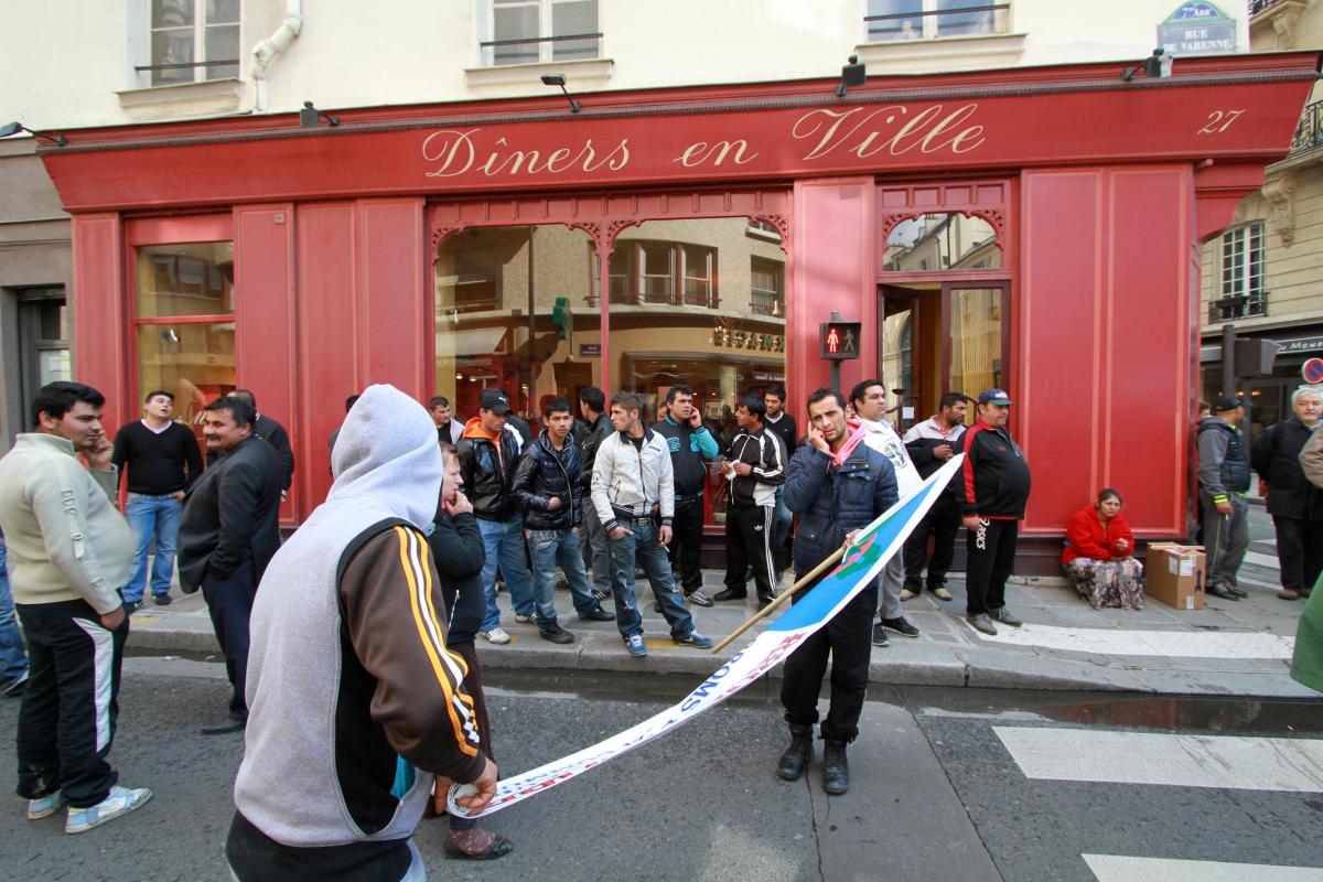 Diners en ville. Fin de manifestation.