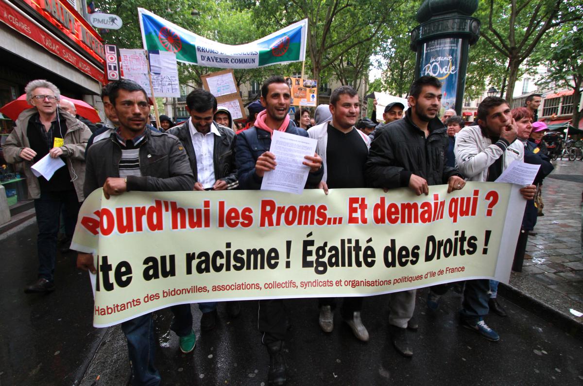 Banderole de tête, Aujourd'hui les Rroms...Et demain qui?