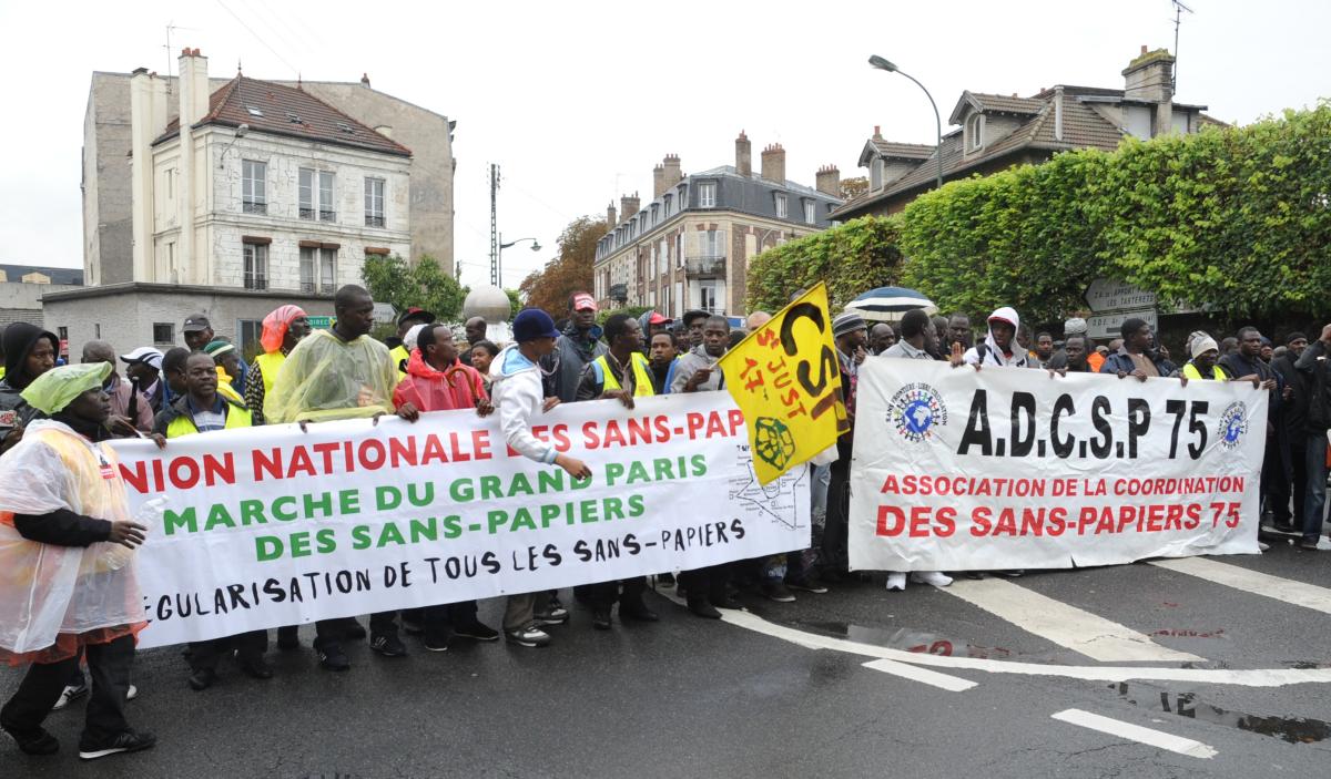 Soutien à la Marche du grand Paris par l'association de la coordination des sans-papiers 75 ADCSP
