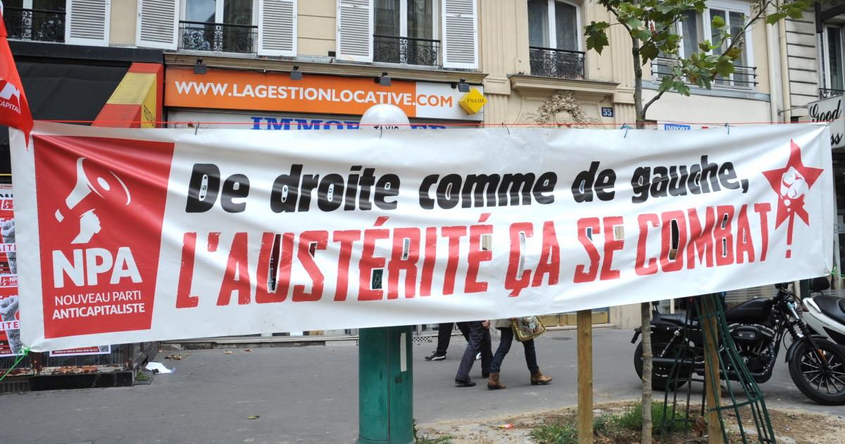 Banderole Npa de droite comme de gauche l'austérité ça se combat