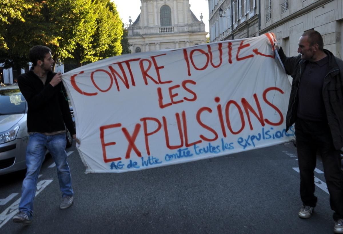 Banderole : Contre toutes les expulsions