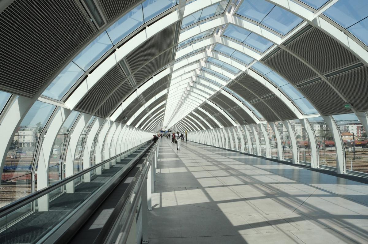 Passerelle gare de Massy Palaiseau TGV Rer B Rer C
