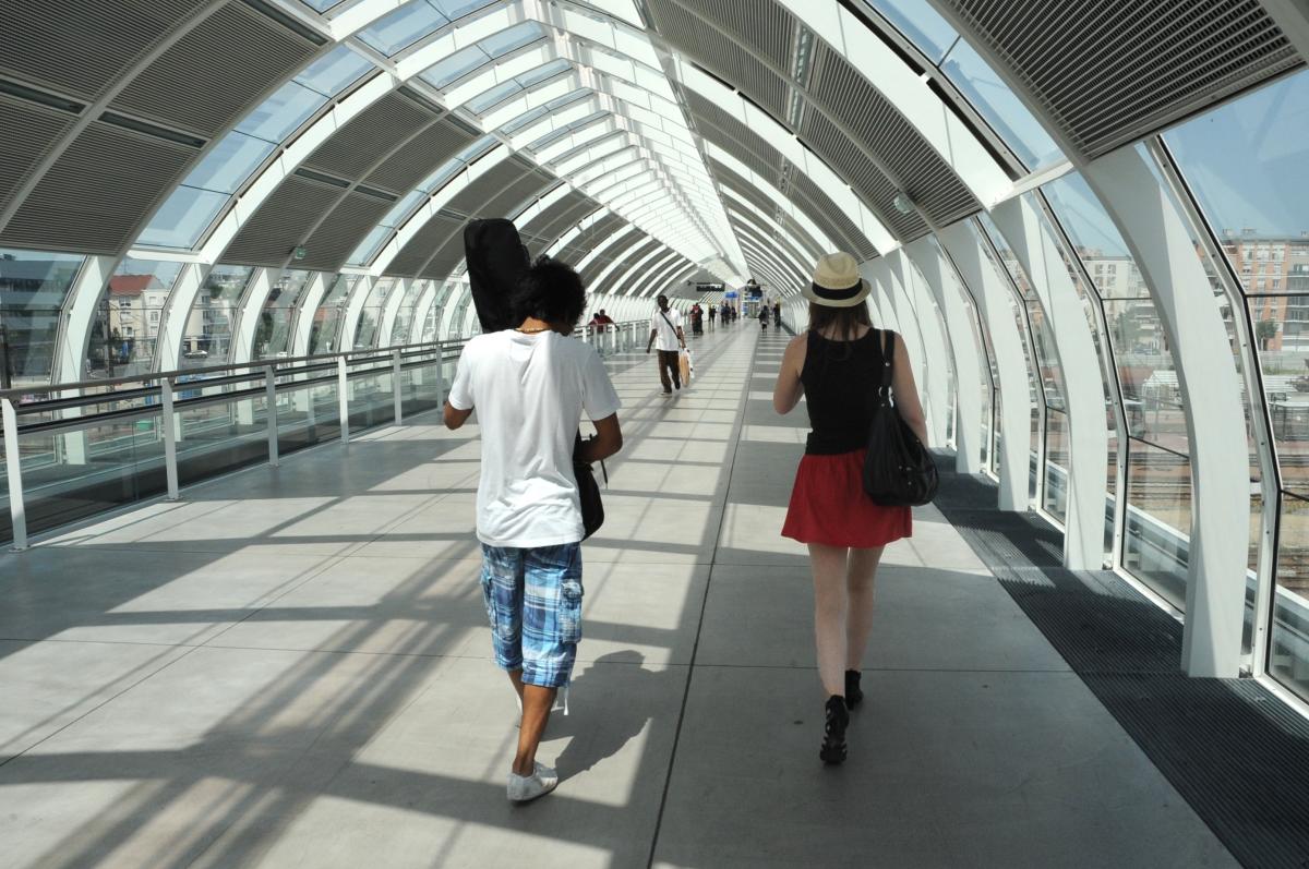 Passerelle gare de Massy Palaiseau TGV Rer B Rer C