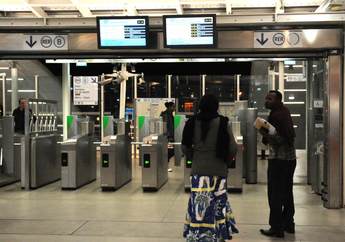 Composteurs de tickets gare de Massy Palaiseau Rer B