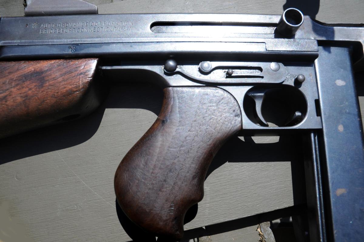 Pistolet mitrailleur THOMPSON modèle M1 US Army 1939 1945 Bridgeport Connecticut