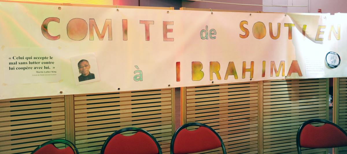 Banderole Comité de soutien à Ibrahima