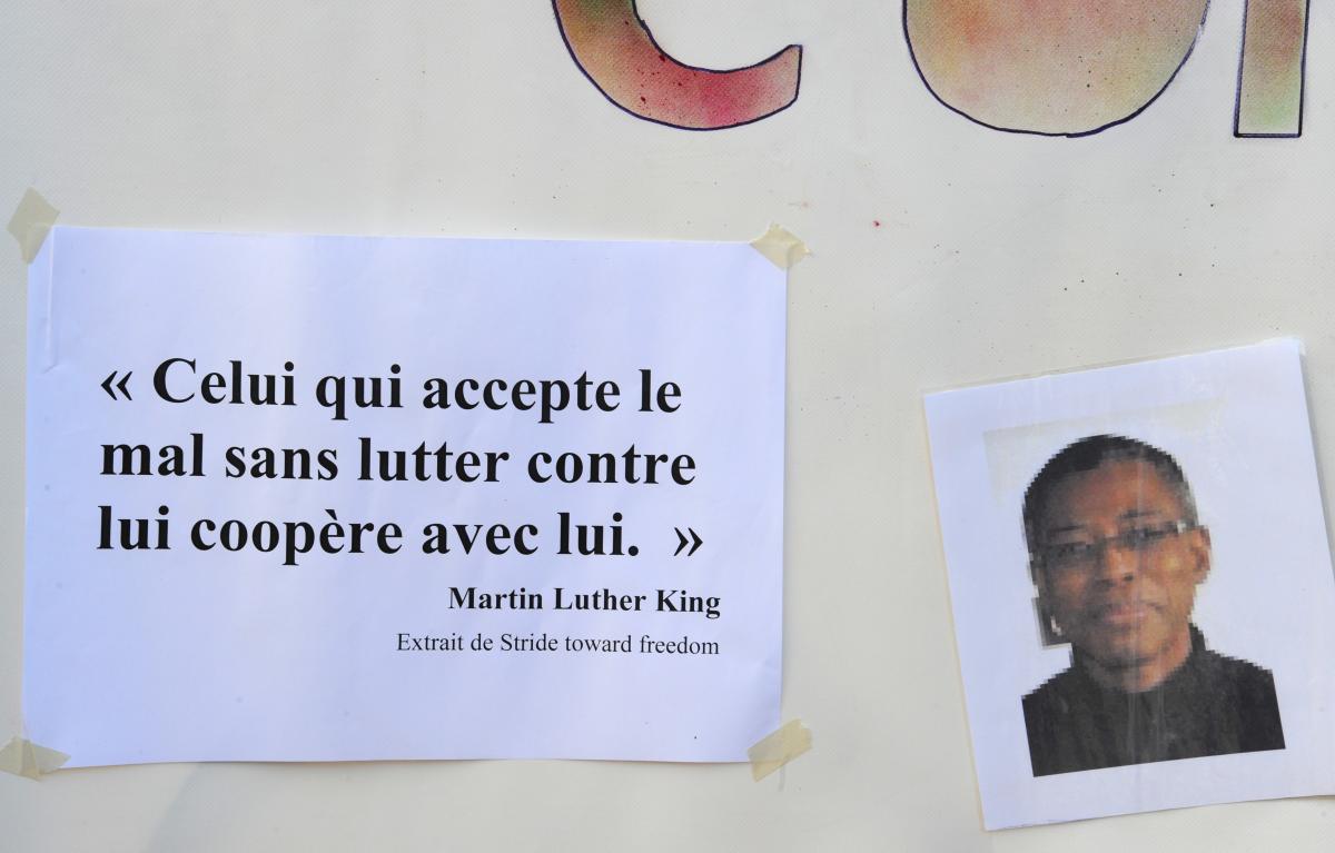 Banderole de soutien à Ibrahima avec citation de Martin Luther King