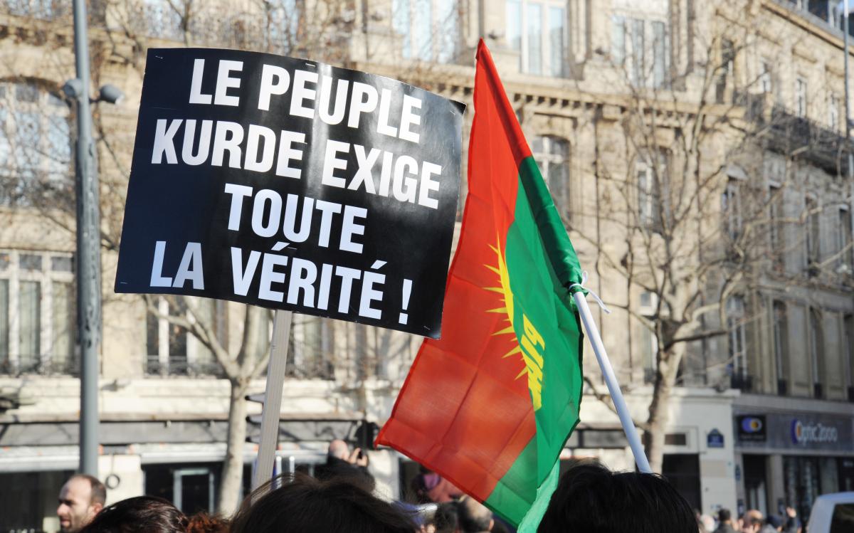 Affichette le peuple Kurde exige toute la vérité