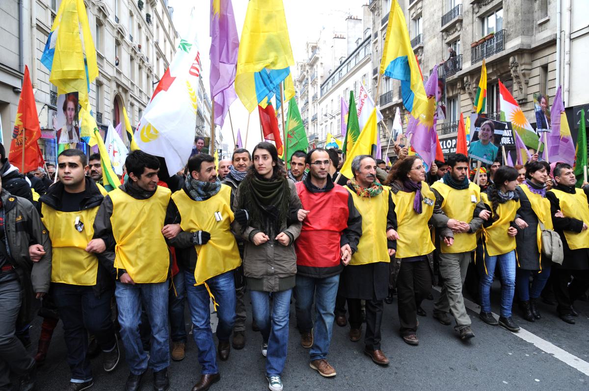 Marche à Paris des associations kurdes de France pour la vérité et la justice