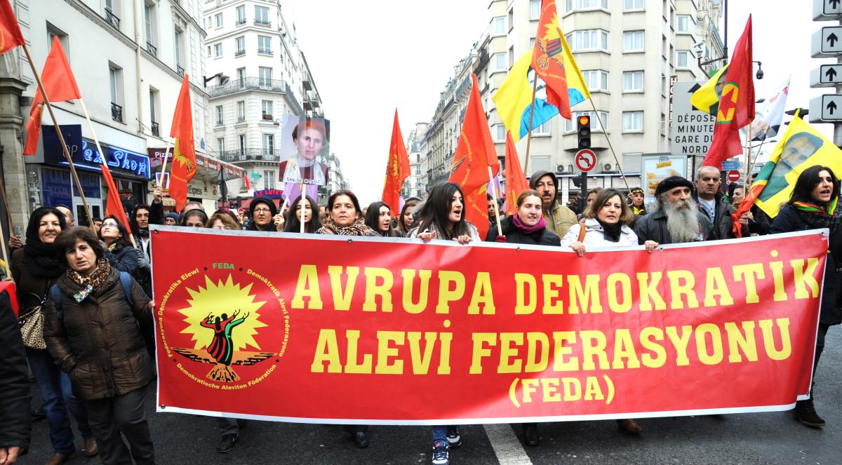 Marche à Paris des associations kurdes de France